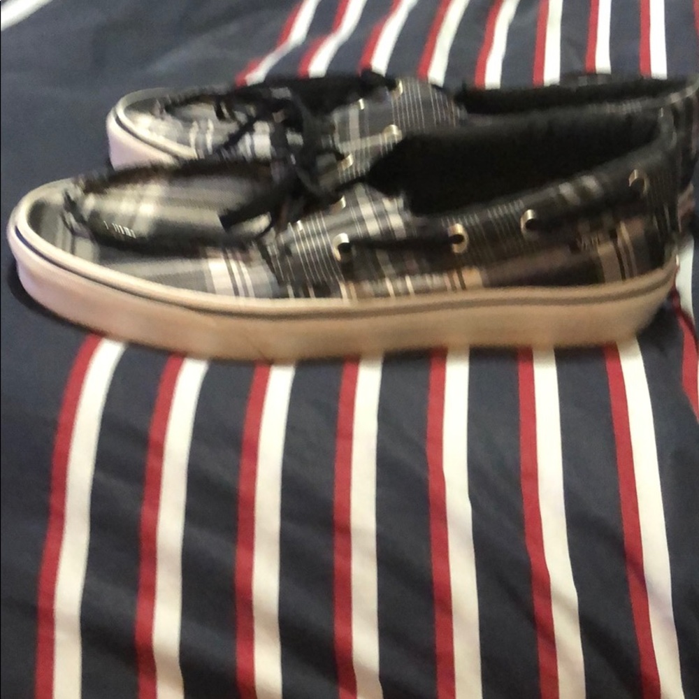 Vans - Picture 2 of 6
